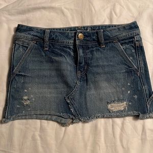 American Eagle 90’s mini skirt.